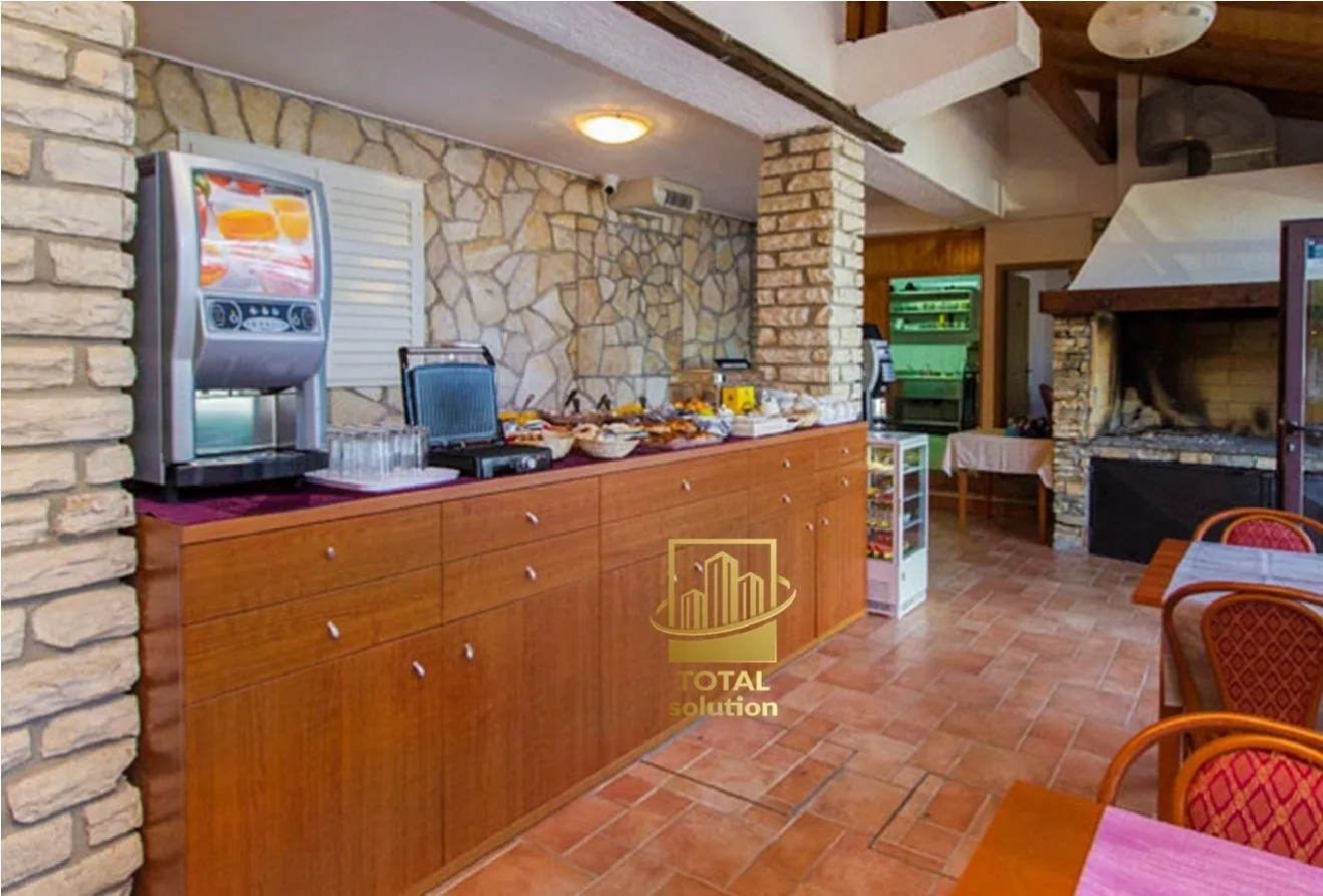 otok murter, uz more- 1. red- uhodani hotel sa tri zvjezdice 850 m2!!! - slika 24