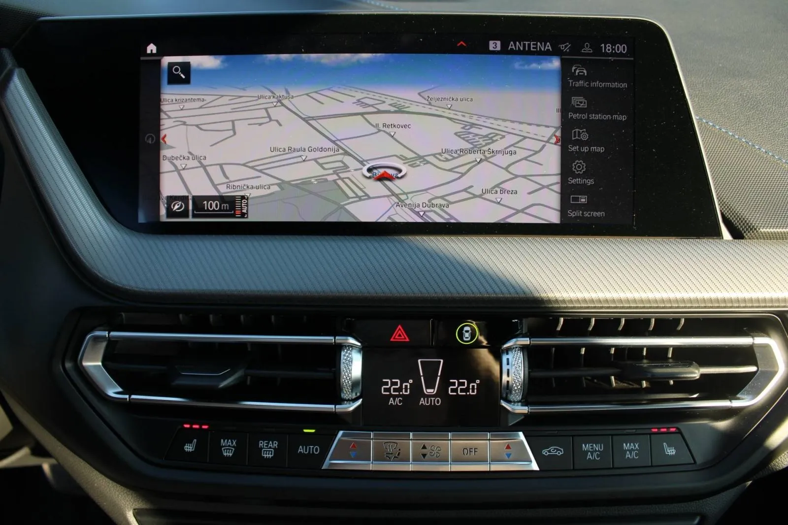 bmw serija 1 118i m paket *harman kardon, led, navigacija, kamera* - slika 19