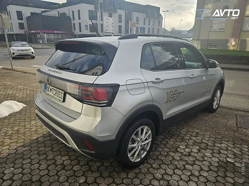 volkswagen t-cross 1.0 tsi dsg 4all 85kw - slika 6