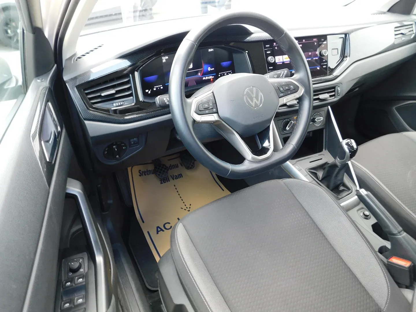 10113 volkswagen taigo 1.0 tsi life - slika 9