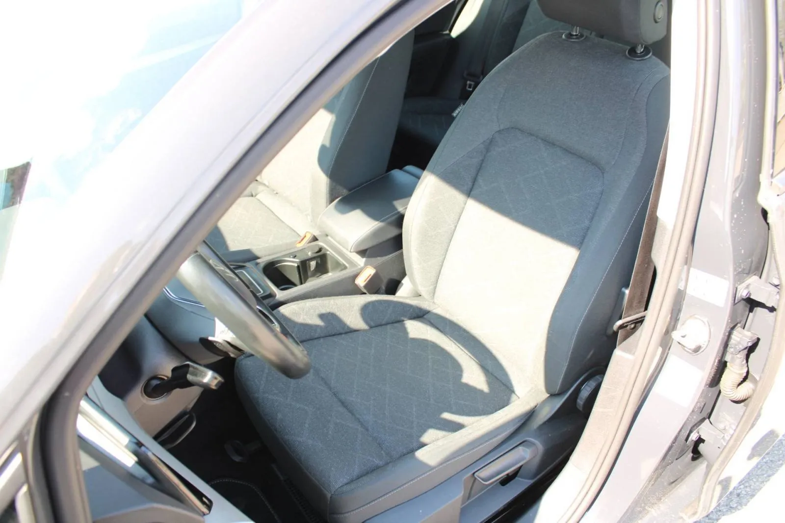 vw golf viii 1.0 etsi dsg - slika 11