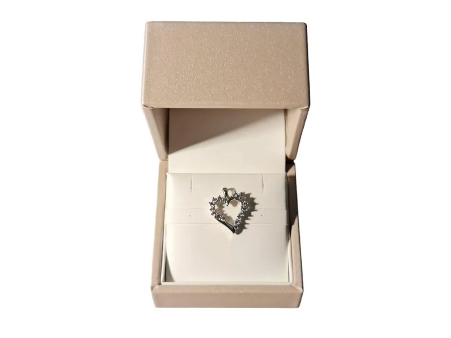 zlatni privjesak s dijamantima 0,255ct / r1, rate ! - slika 3