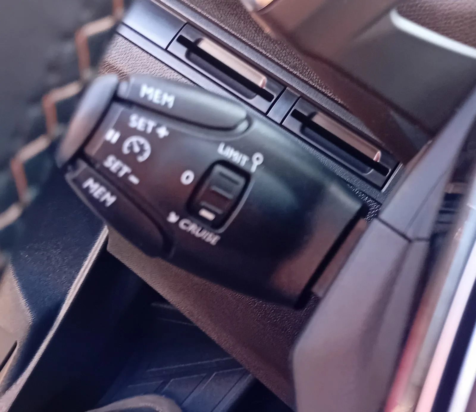 peugeot 5008 1,5 bluehdi automatik,do 2 godine jamstva,u sustavu pdv-a - slika 2