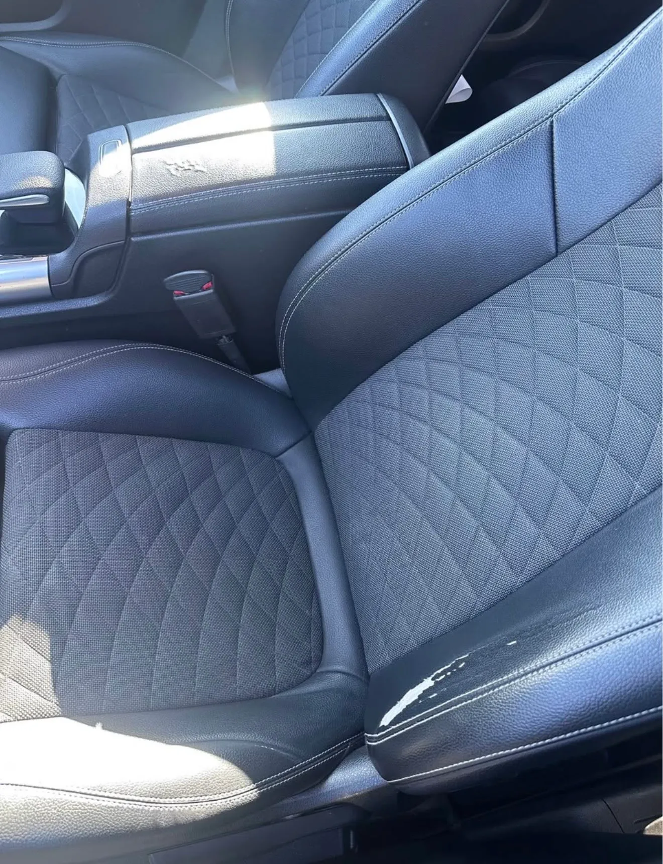 mercedes glb 180d, 2020 godina, registriran do 2/2027 - slika 7