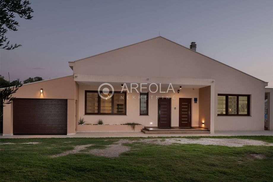kaštel stari - prizemnica s bazenom! na duži period!!! - slika 2