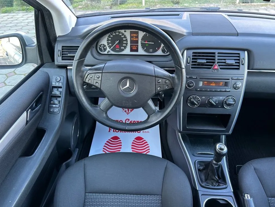 mercedes b 180 cdi 2010.,klima, servis, park senz, 5-vrata, alu, led - slika 8