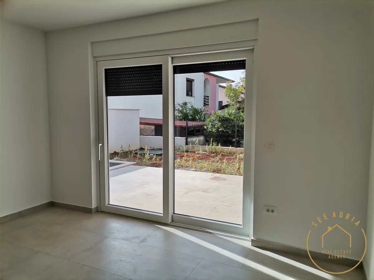 kuća u nizu na top lokaciji, novigrad - slika 2