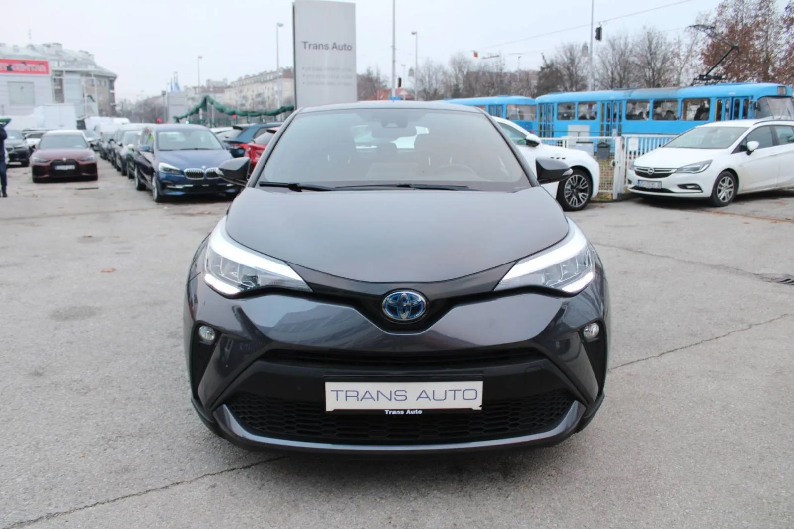 toyota c-hr 1.8 hybrid automatik *led, navigacija, kamera* - slika 2