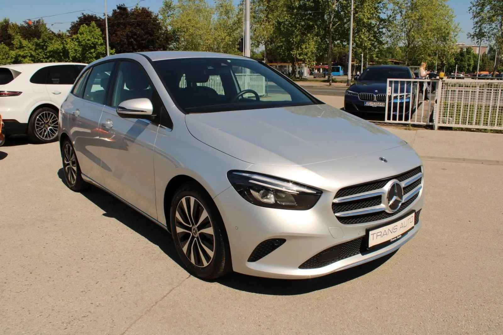 mercedes-benz klasa b 180d automatik *led, navigacija, kamera* - slika 3