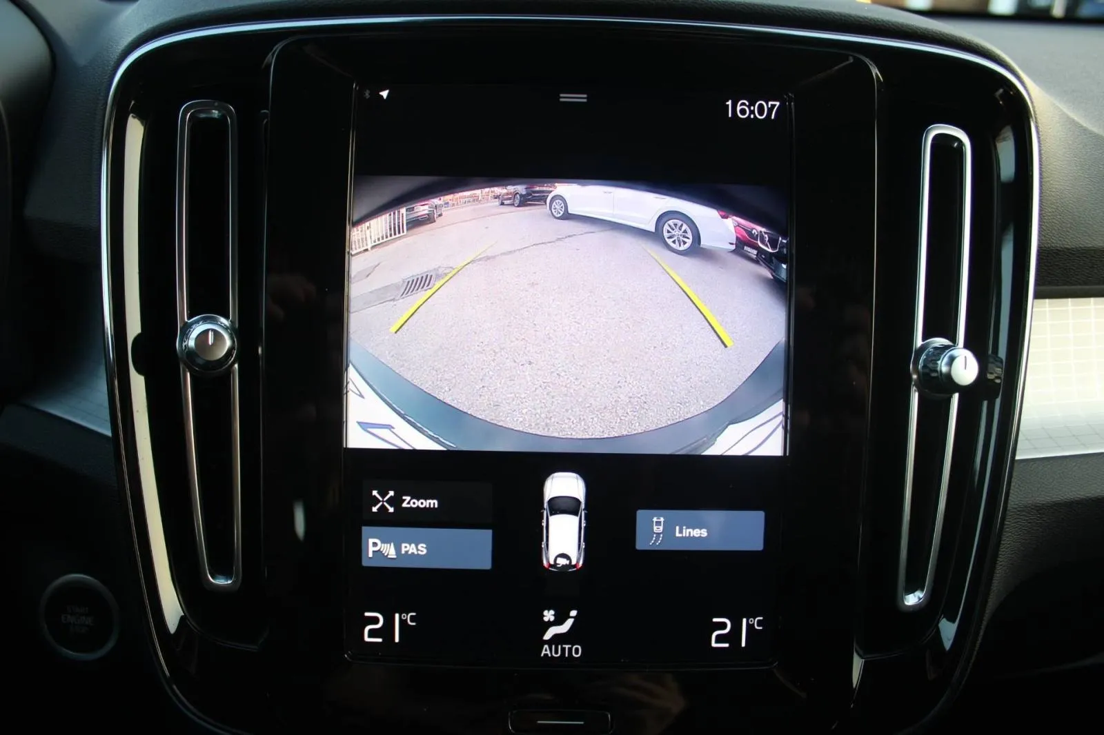volvo xc40 t5 plug-in hybrid automatik *led, navigacija, kamera* - slika 19