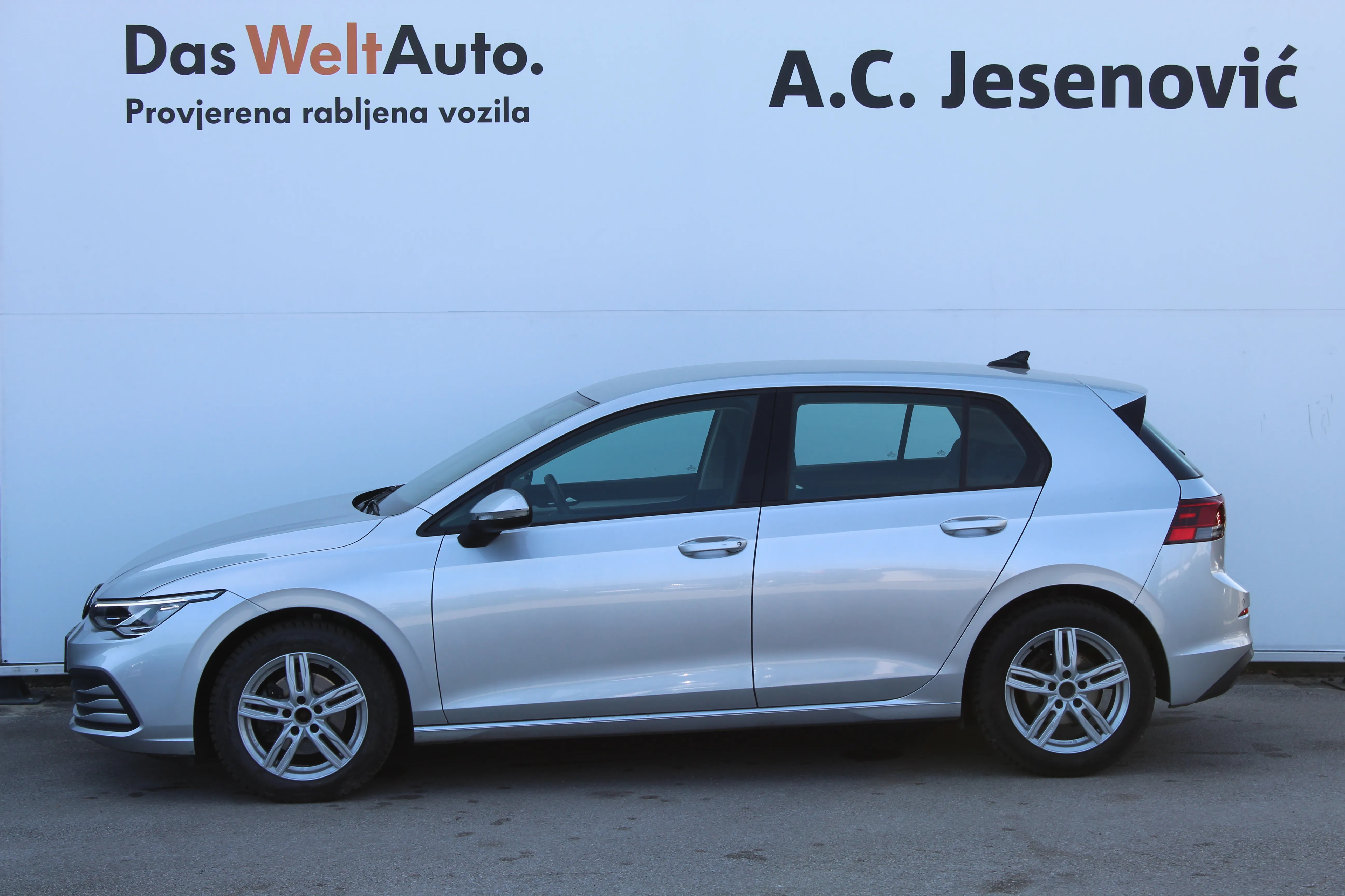 13112 volkswagen golf 2.0 tdi life - slika 6