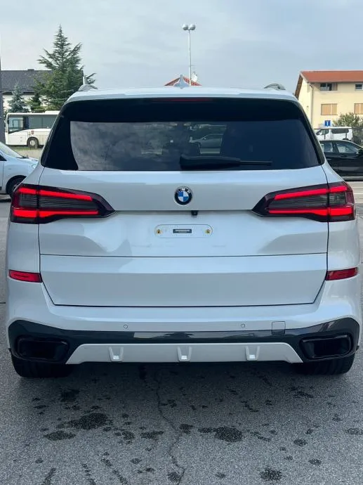bmw x5 xdrive30d m-paket - slika 5