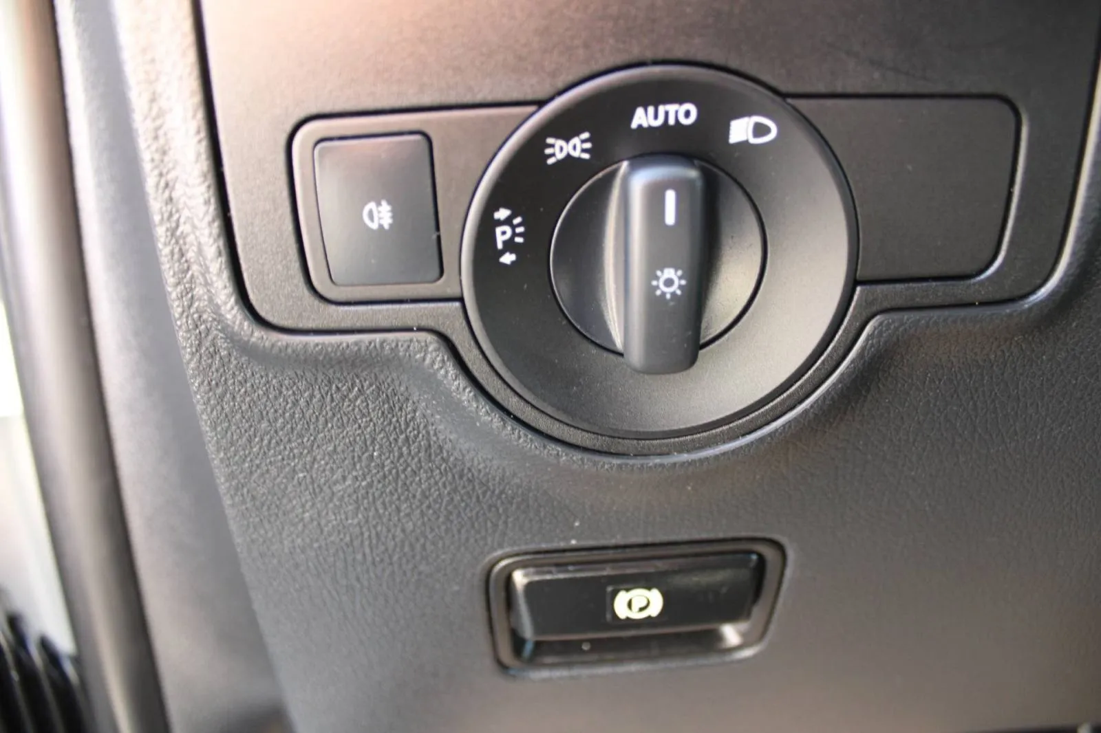 mercedes-benz vito 114 cdi long automatik *kamera*, 2023 god. - slika 13