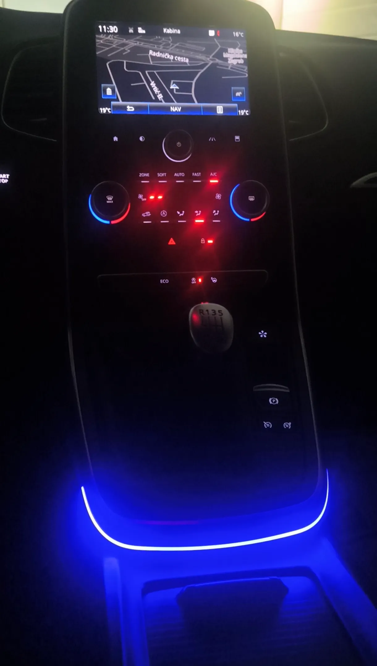 renault scenic 1,5dci, intens, full led, kamera, ekstra stanje - slika 30