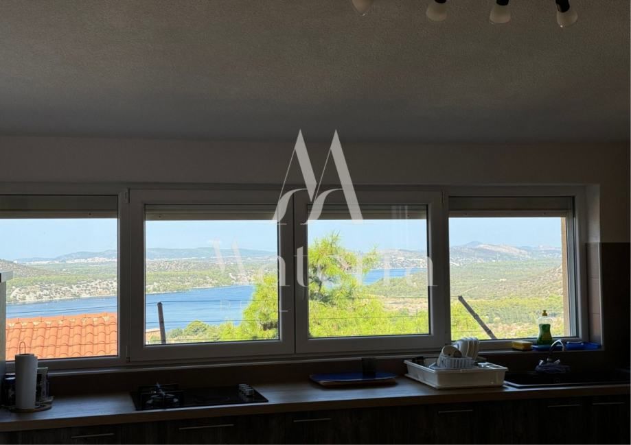 rijetkost, šibenik/centar, kuća sa 3 stana, parking, pogled na more - slika 14