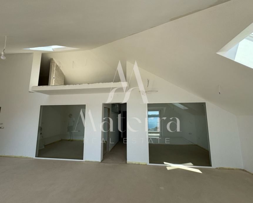 luksuzni stan, 138m2 sa galerijom i pogledom na grad i more - slika 14