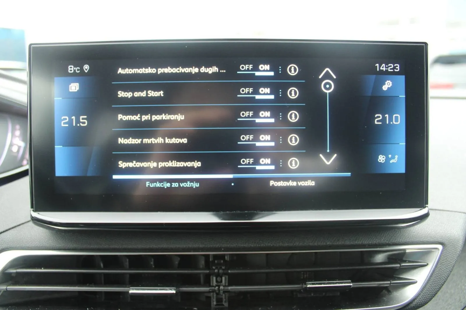 peugeot 3008 1.5 hdi automatik allure *led, navigacija, kamera* - slika 24