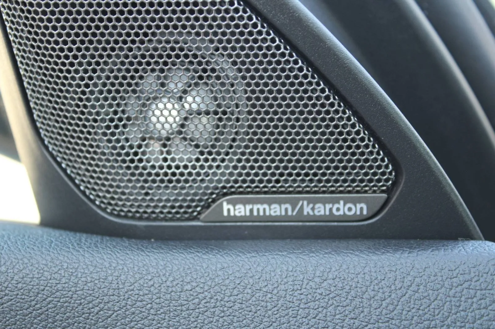 bmw serija 1 118i m paket *harman kardon, led, navigacija, kamera* - slika 14