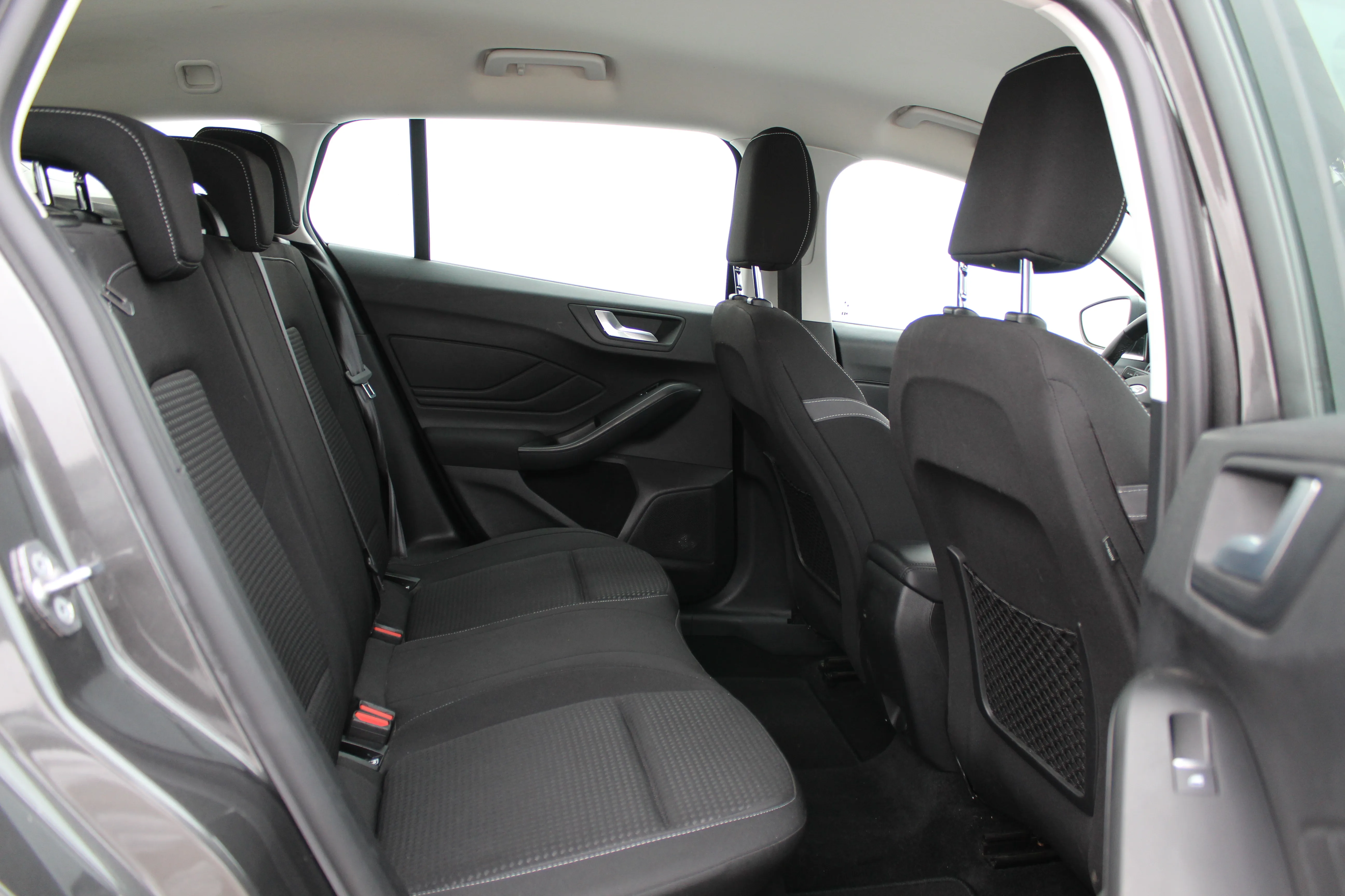 13060 ford focus karavan 1,5 ecoblue connected - slika 12
