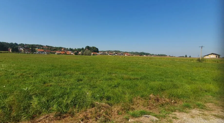poljoprivredno zemlj., pojatno, sportska ul. 4200 m2, za razne namjene - slika 3
