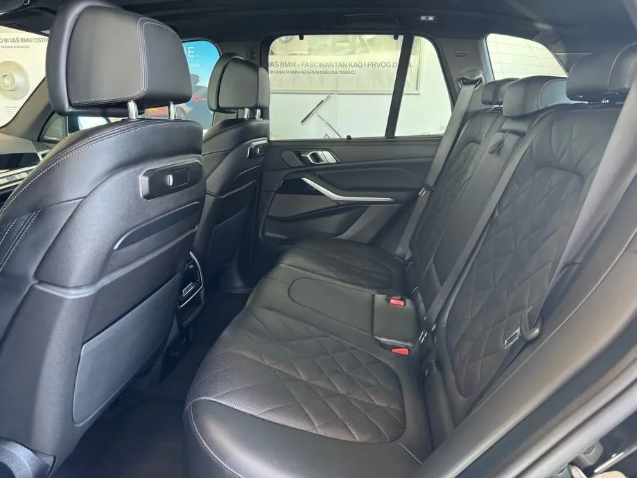 bmw x5 xdrive30d m-sport - slika 17