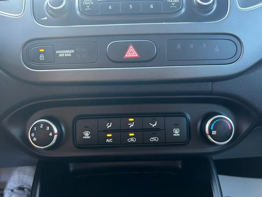 kia carens 1,7 crdi lx - servis - garancija - reg 1 god!! - slika 19