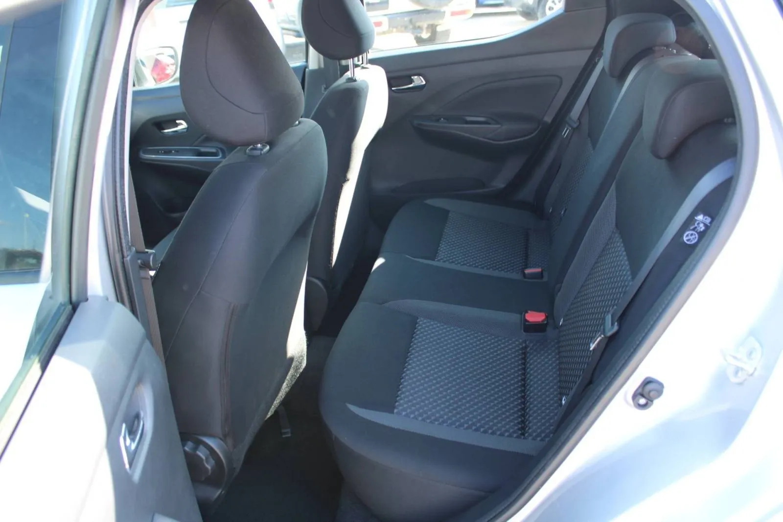 nissan micra 1.0 ig-t - slika 11