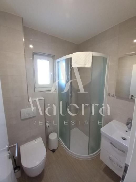 investicija, zgrada sa 11 apartmana i bazenom, osiguran parking (prodaja) - slika 12