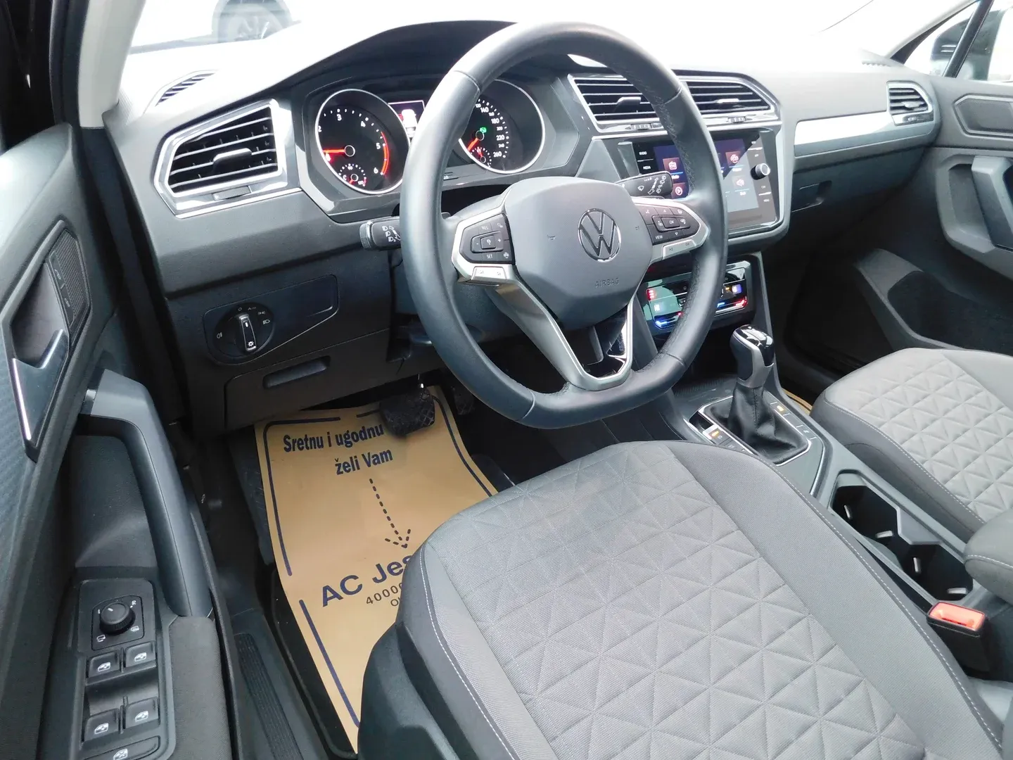 11635 volkswagen tiguan 2.0 tdi dsg life - slika 9
