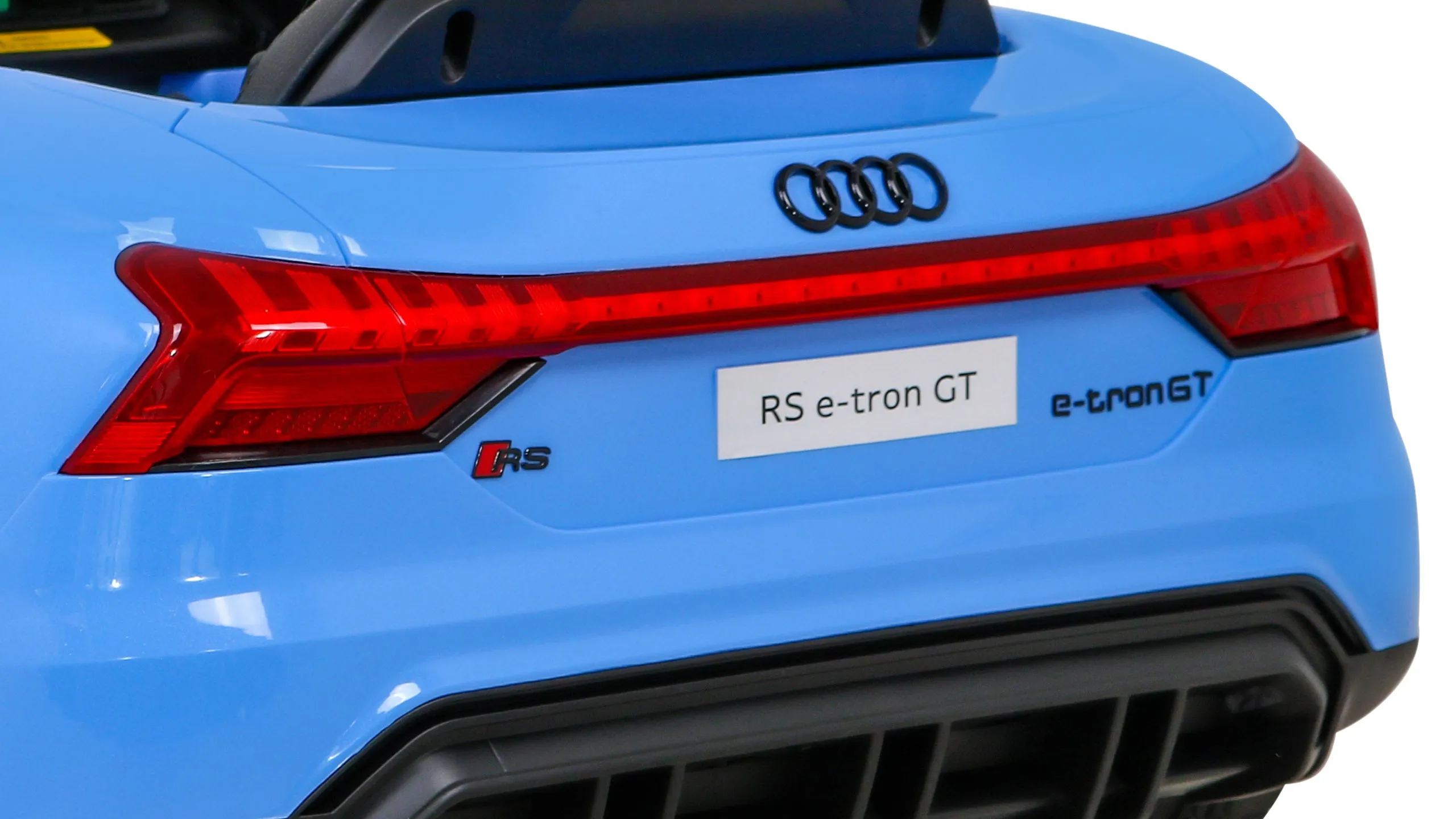 licencirani auto na akumulator audi rs e-tron gt - plavi - slika 5