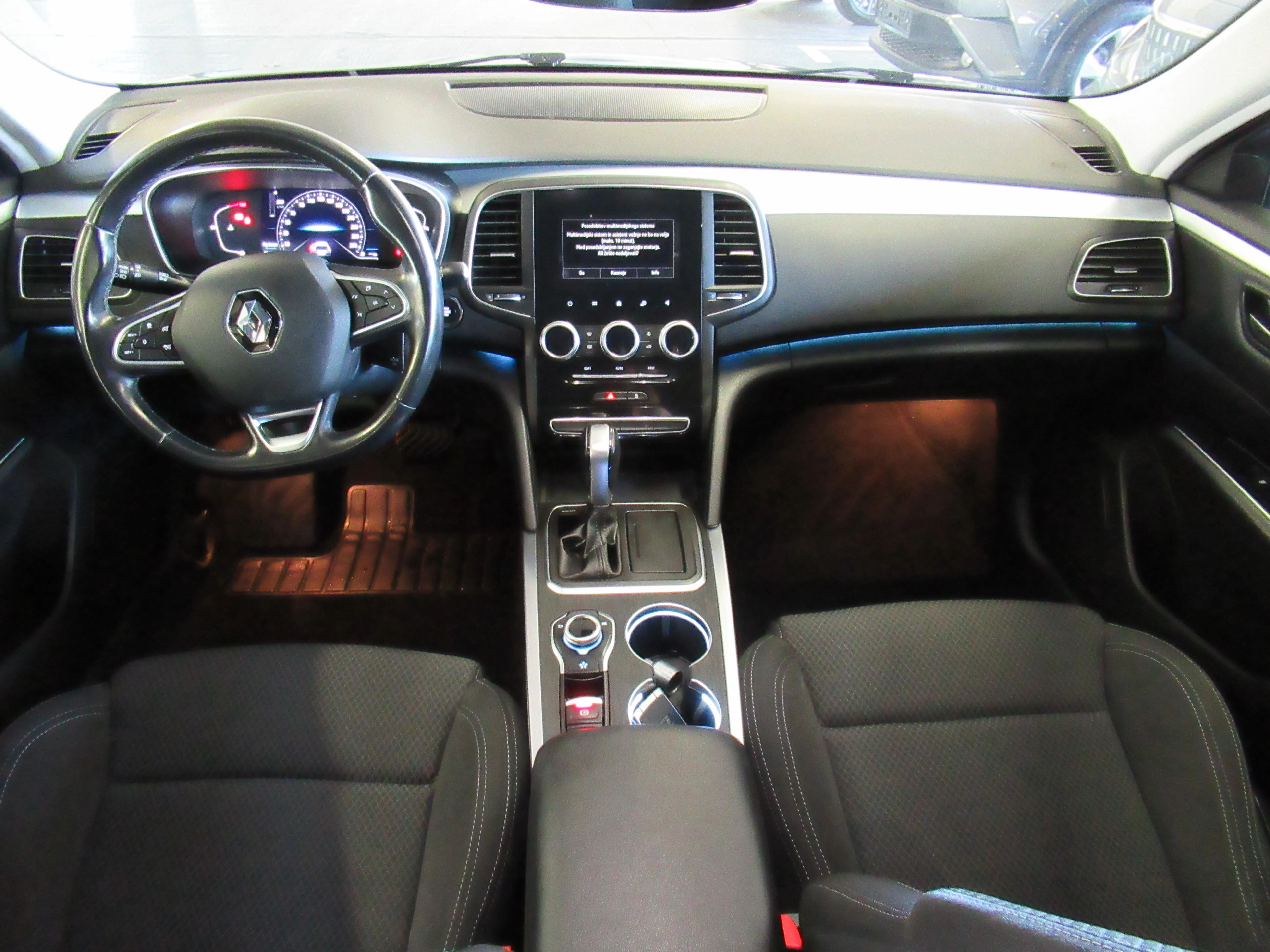renault talisman grandtour zen tce 160 edc. full led. kamera. navi. - slika 9