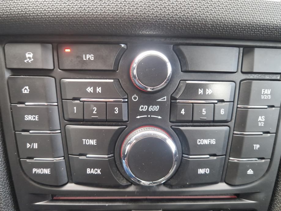 opel meriva 1,4 turbo lpg euro 6 kartice do 36 rata jamstvo do 2 godin - slika 4