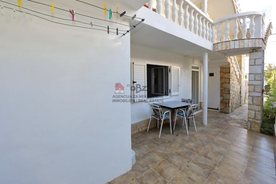 bibinje-apartmanska kuća- drugi red od mora - slika 10