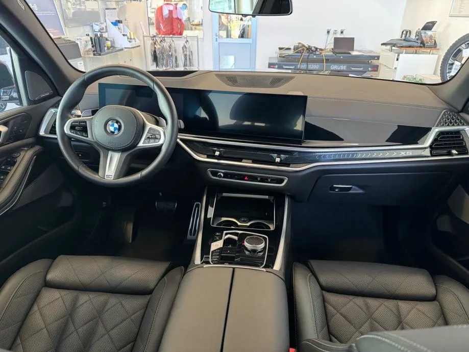 bmw x5 xdrive30d m-sport - slika 9