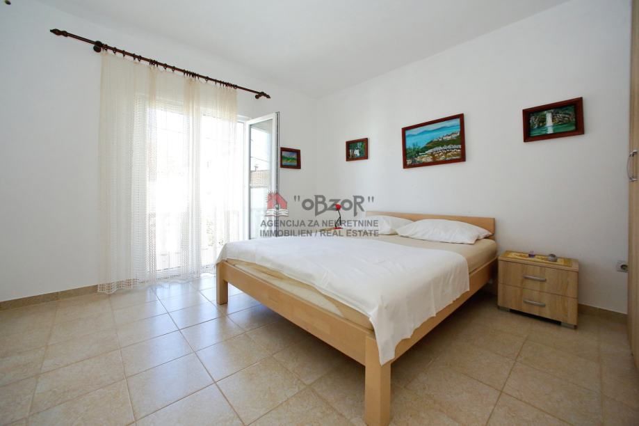 bibinje-apartmanska kuća- drugi red od mora - slika 9