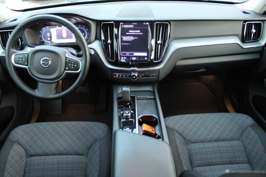 volvo xc60 2.0d b4 automatik *led, navigacija, kamera* - slika 12