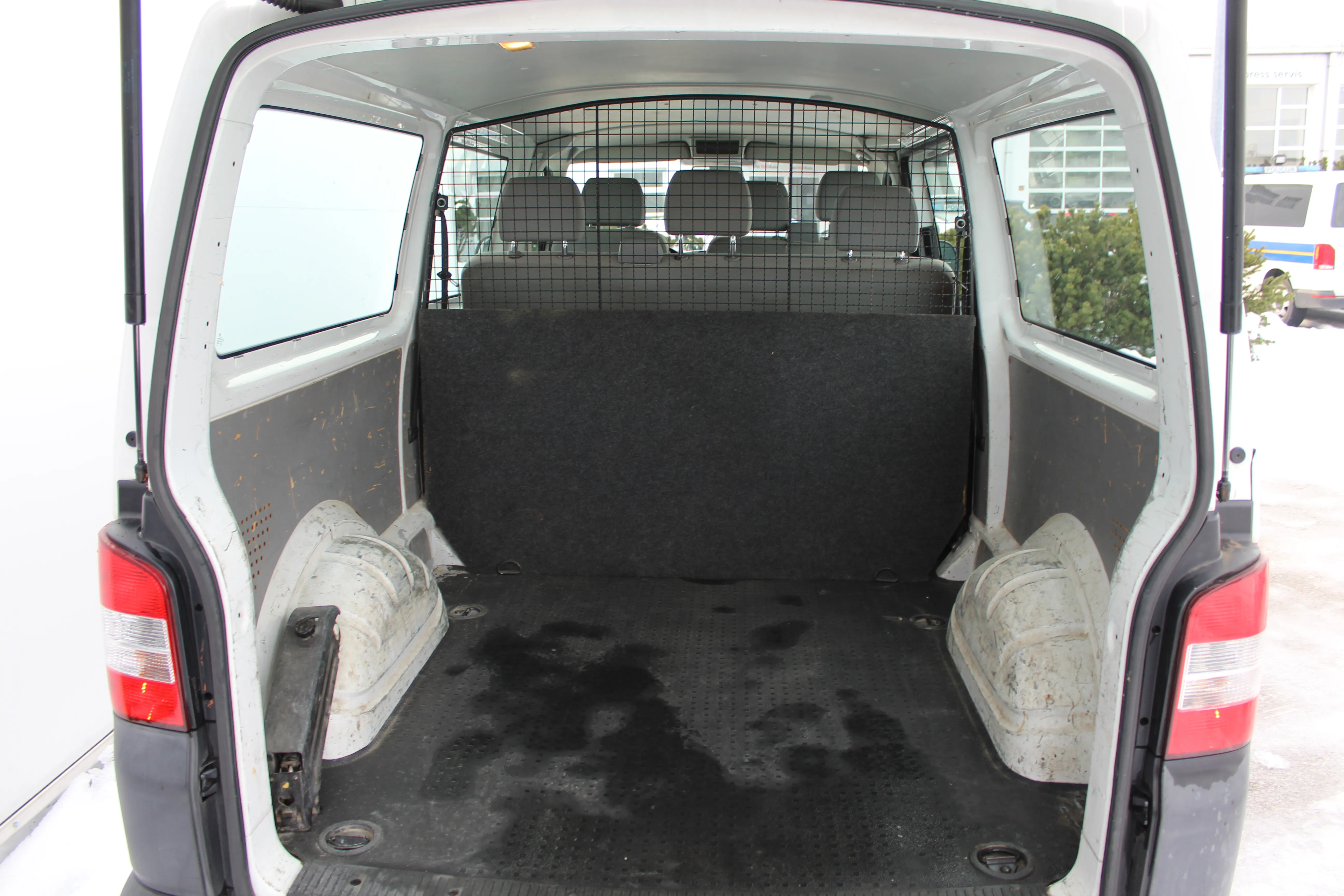 12849 vw transporter kombi van 2.0 tdi - slika 10