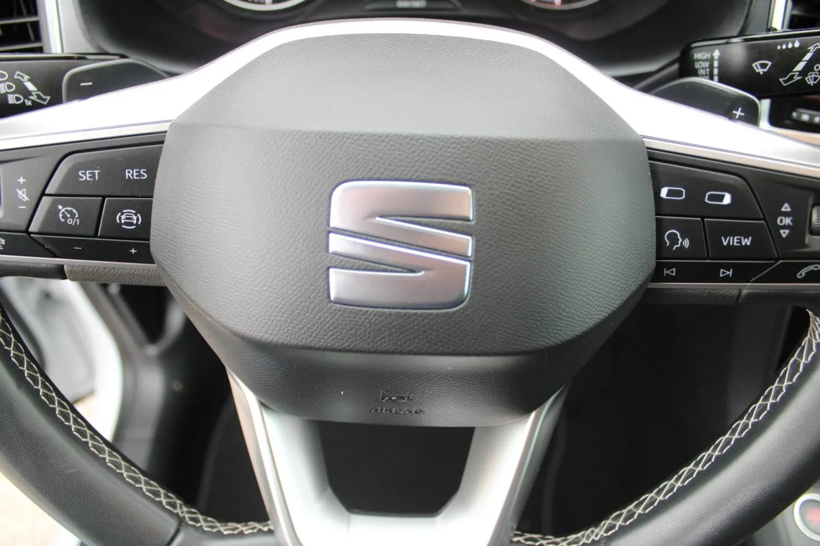 seat ateca 2.0 tdi dsg *led,navigacija* - slika 14