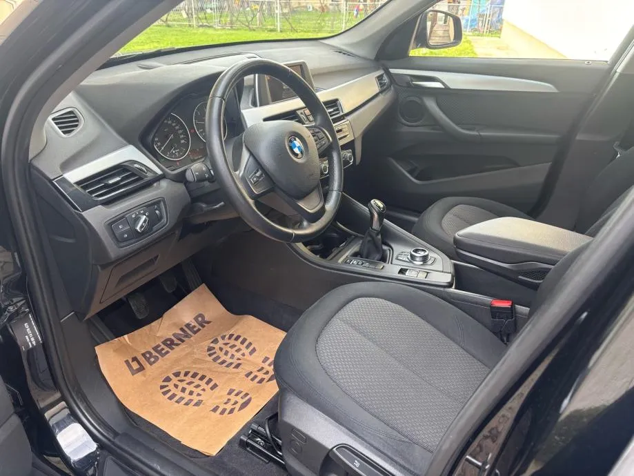 bmw x1 18d s-drive 150ks 2017 bixenon led navi mf - slika 13