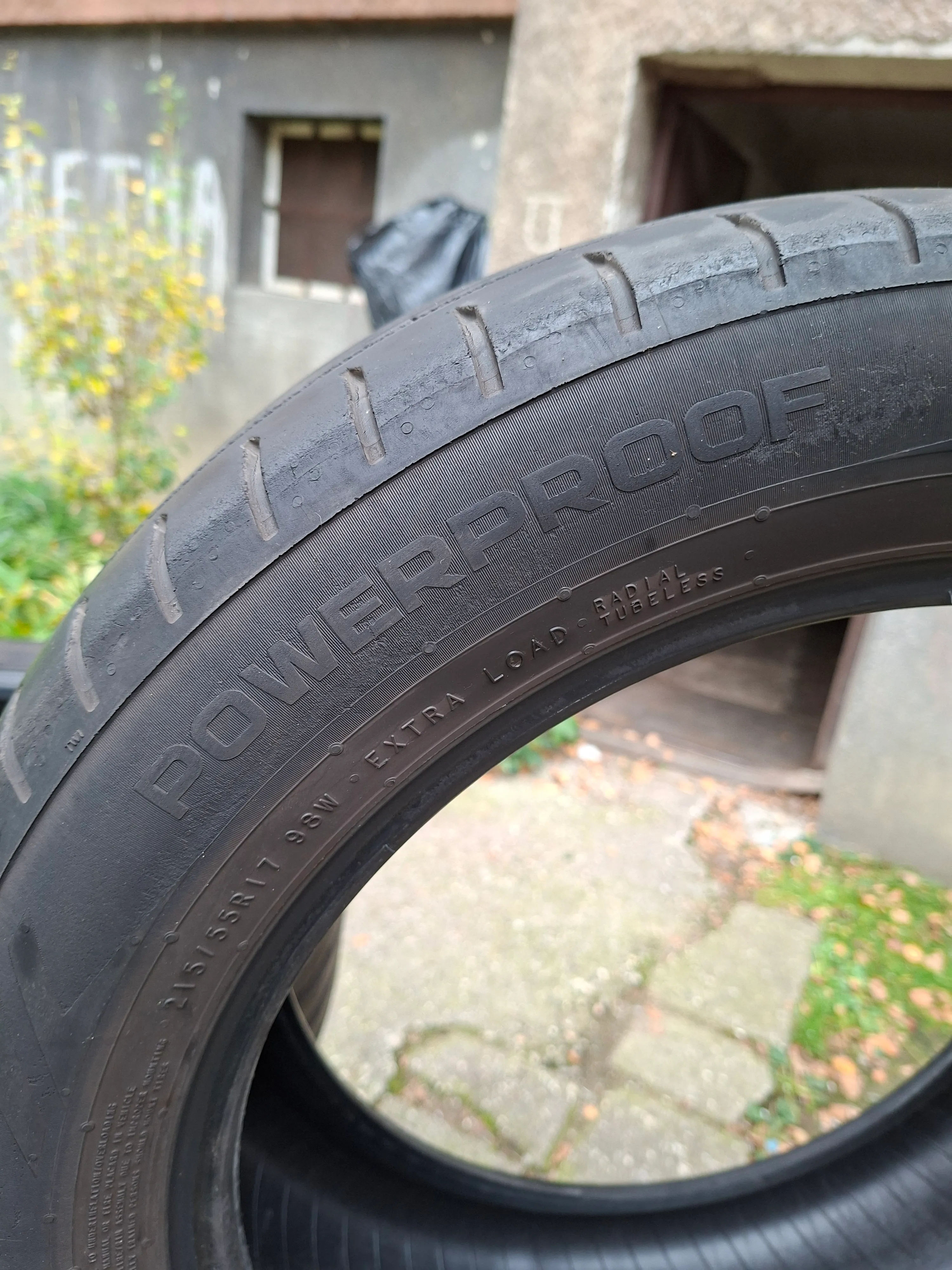 ljetne gume nokian 215/55/17 2 kom - slika 4