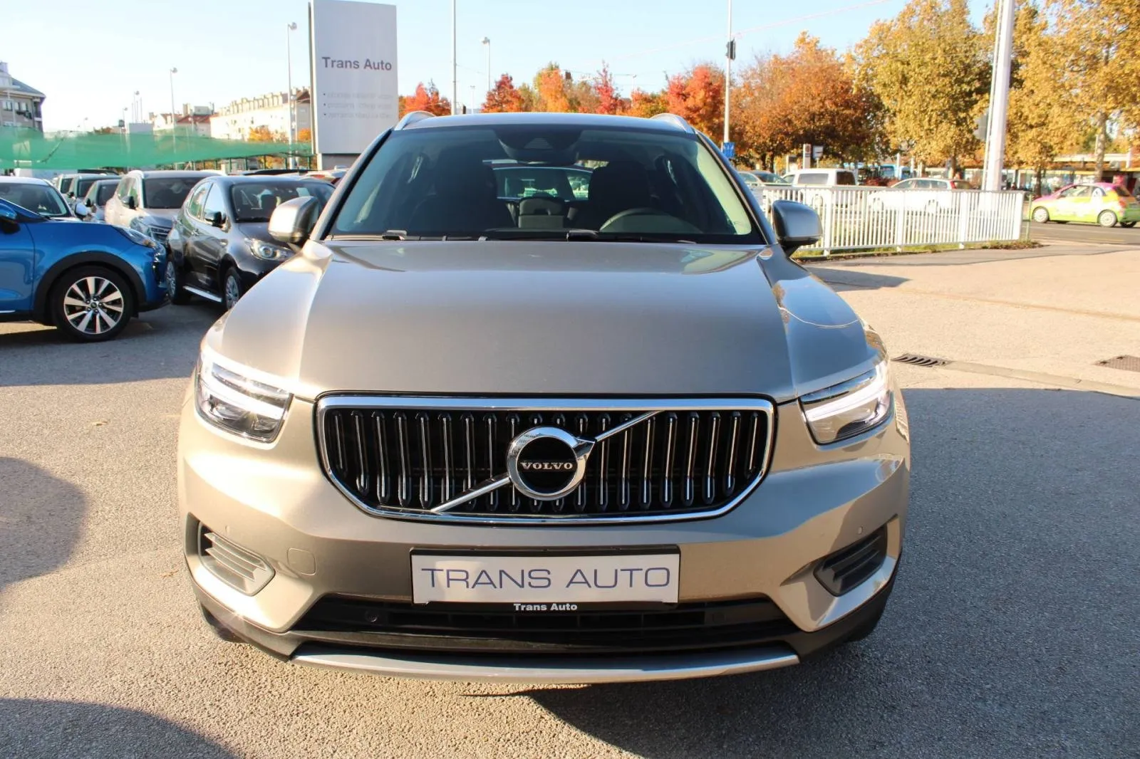 volvo xc40 t5 plug-in hybrid automatik *led, navigacija, kamera - slika 2