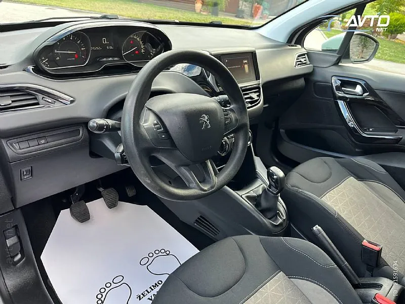 peugeot 208 1.2 puretech active-1 vl.-45.000 km-navi - slika 12