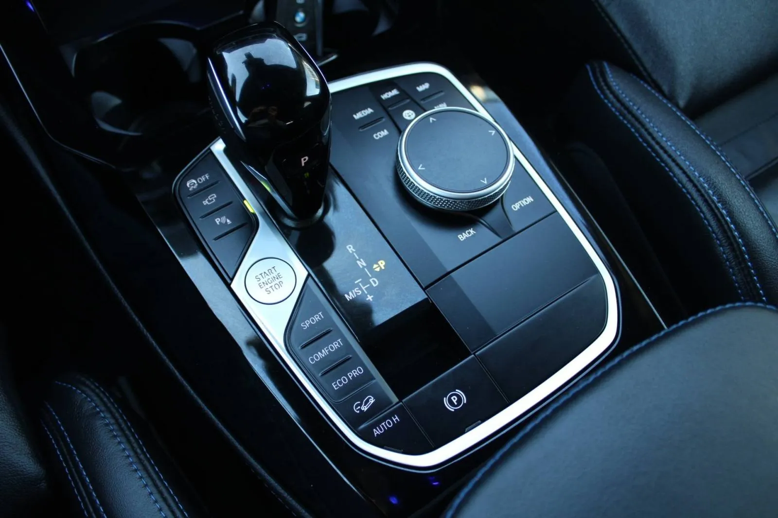 bmw x4 xdrive m40d automatik *panorama, led, kamera* - slika 8