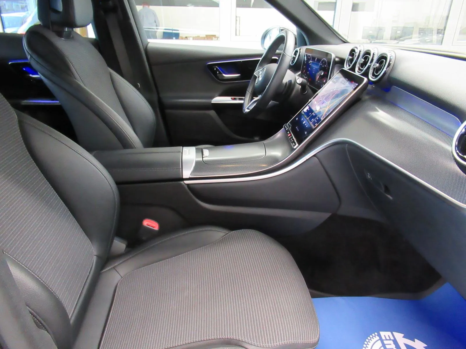 mercedes-benz glc 220 d 4matic avantgarde advanced plus - slika 7