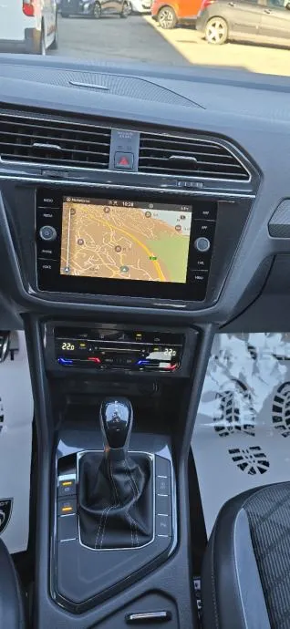vw tiguan 2,0 tdi dsg r line - 2022 - 150.000km - reg 1 god! - slika 15
