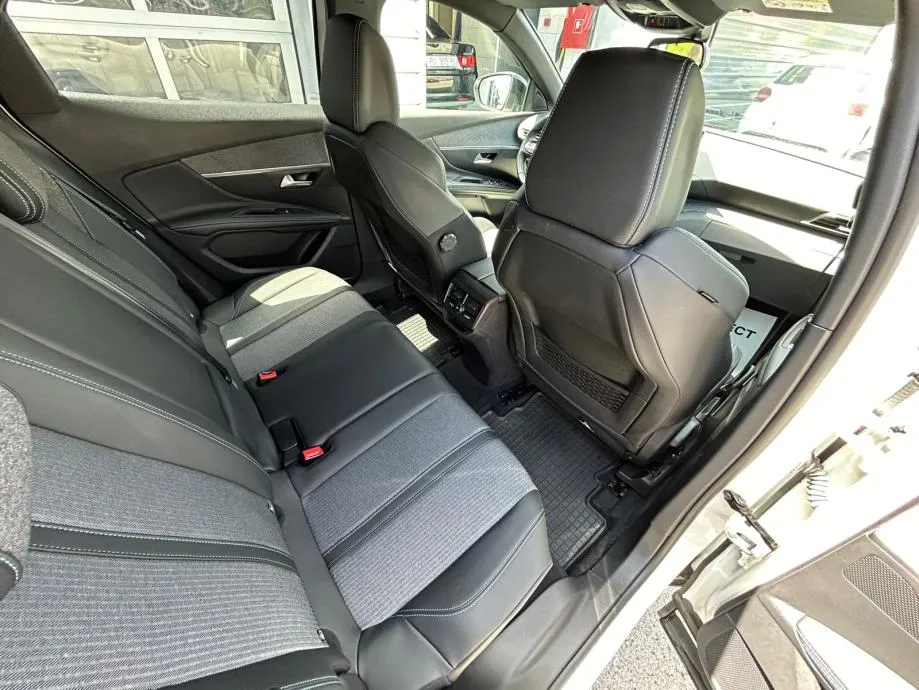 peugeot 3008 allure business bluehdi 130 eat8 - 2023 - 30.000 km - slika 11