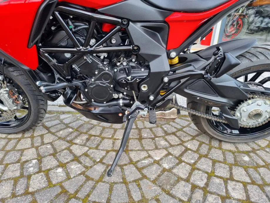 mv agusta turismo veloce rosso abs tcs, s garancijom, 2023 god. - slika 10