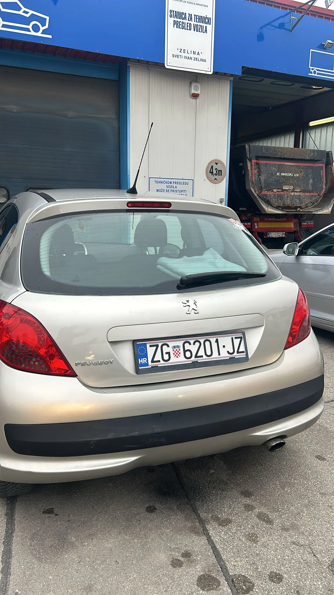 peugeot 207 1.6 hdi - slika 2