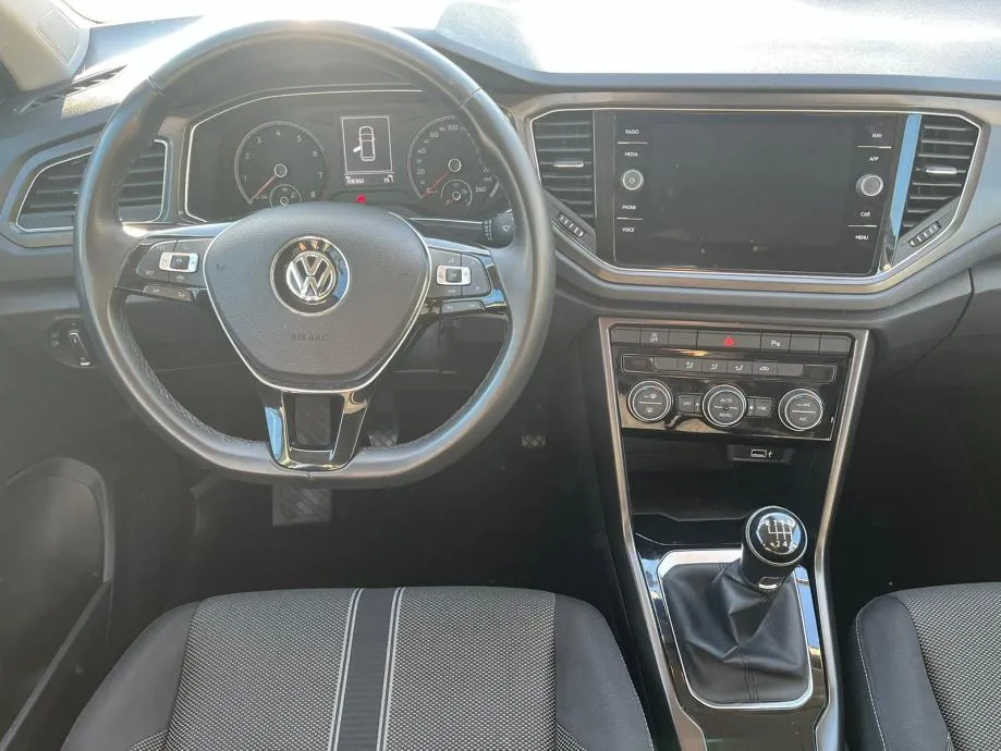 vw t-roc 1,0 tsi, navi, parking senzori i kamera 4x garancije! - slika 13