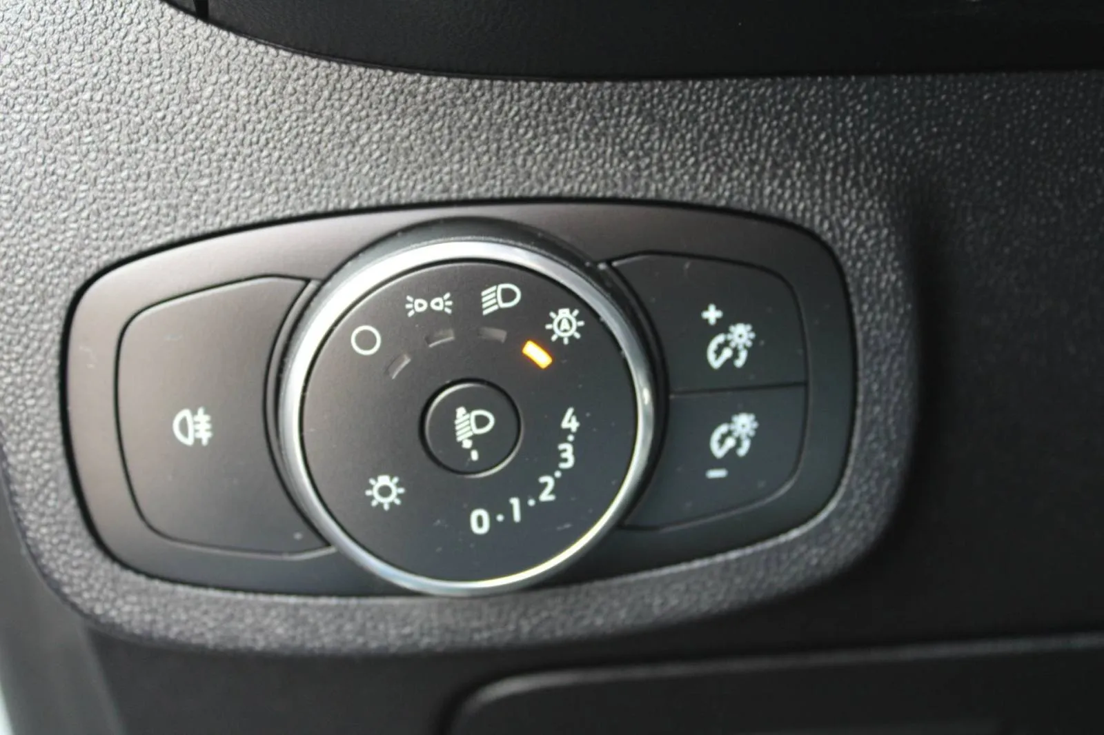 ford fiesta 1.0 ecoboost 125ks st-line - slika 9